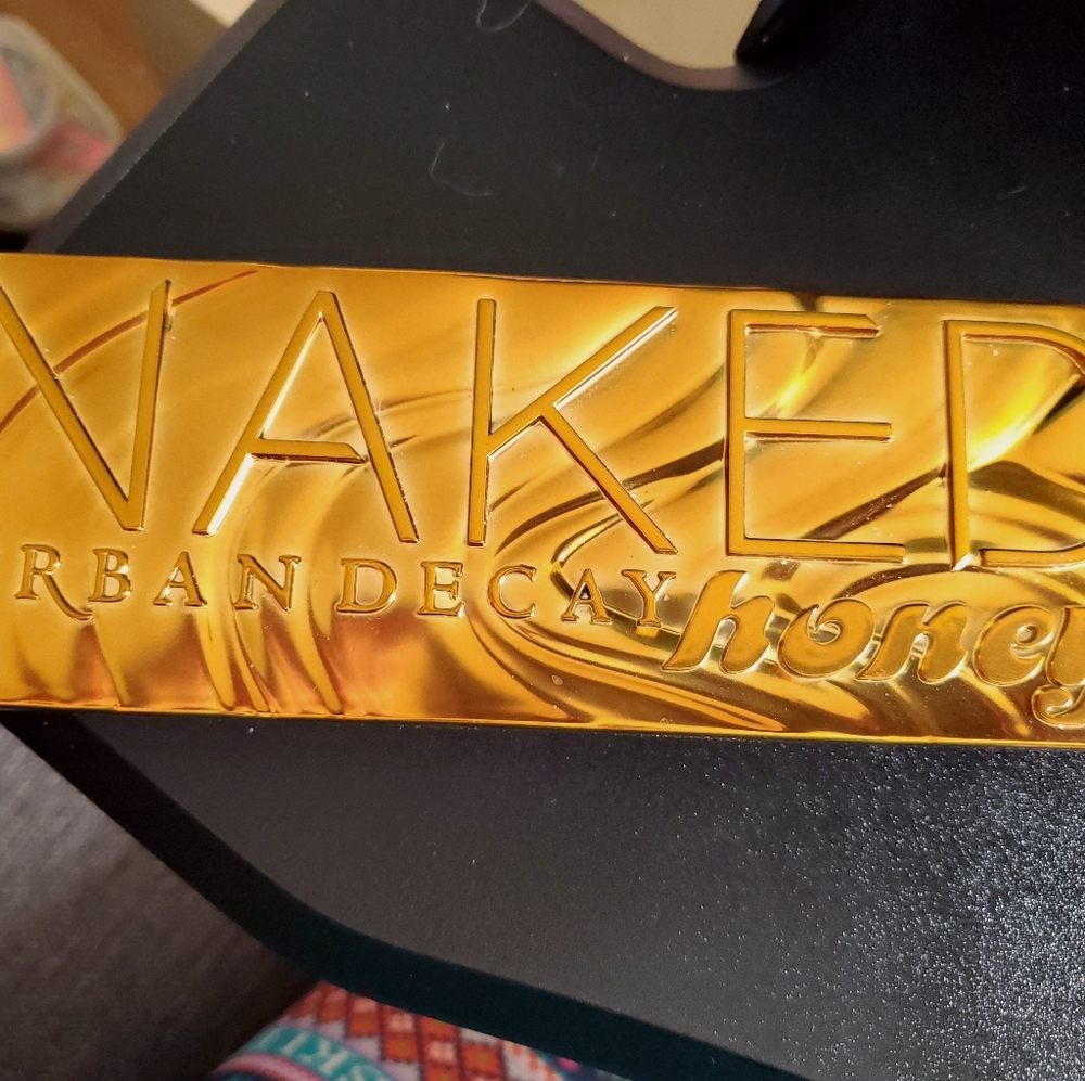 Urban Decay Naked Honey